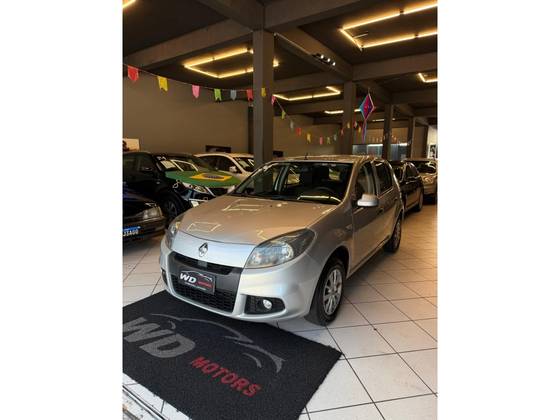 RENAULT SANDERO 1.0 EXPRESSION 16V FLEX 4P MANUAL RENAULT SANDERO 1.0 EXPRESSION 16V FLEX 4P MANUAL